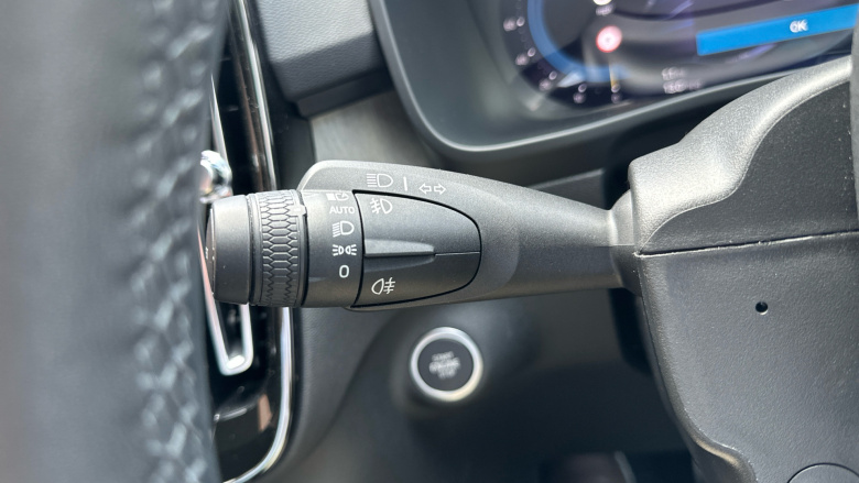 Volvo XC40 2.0 B3P Plus Dark 5dr Auto Petrol Estate